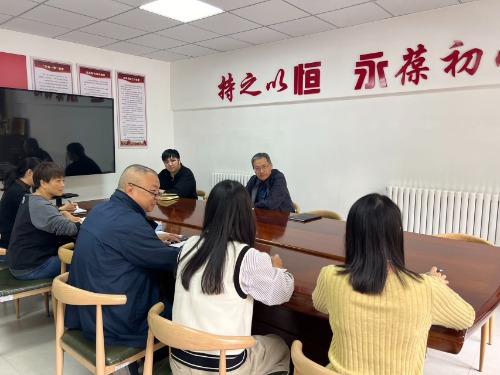常山集團(tuán)黨委副書記、副董事長、總經(jīng)理?xiàng)钊饎偢昂阌拦菊{(diào)研并召開座談會